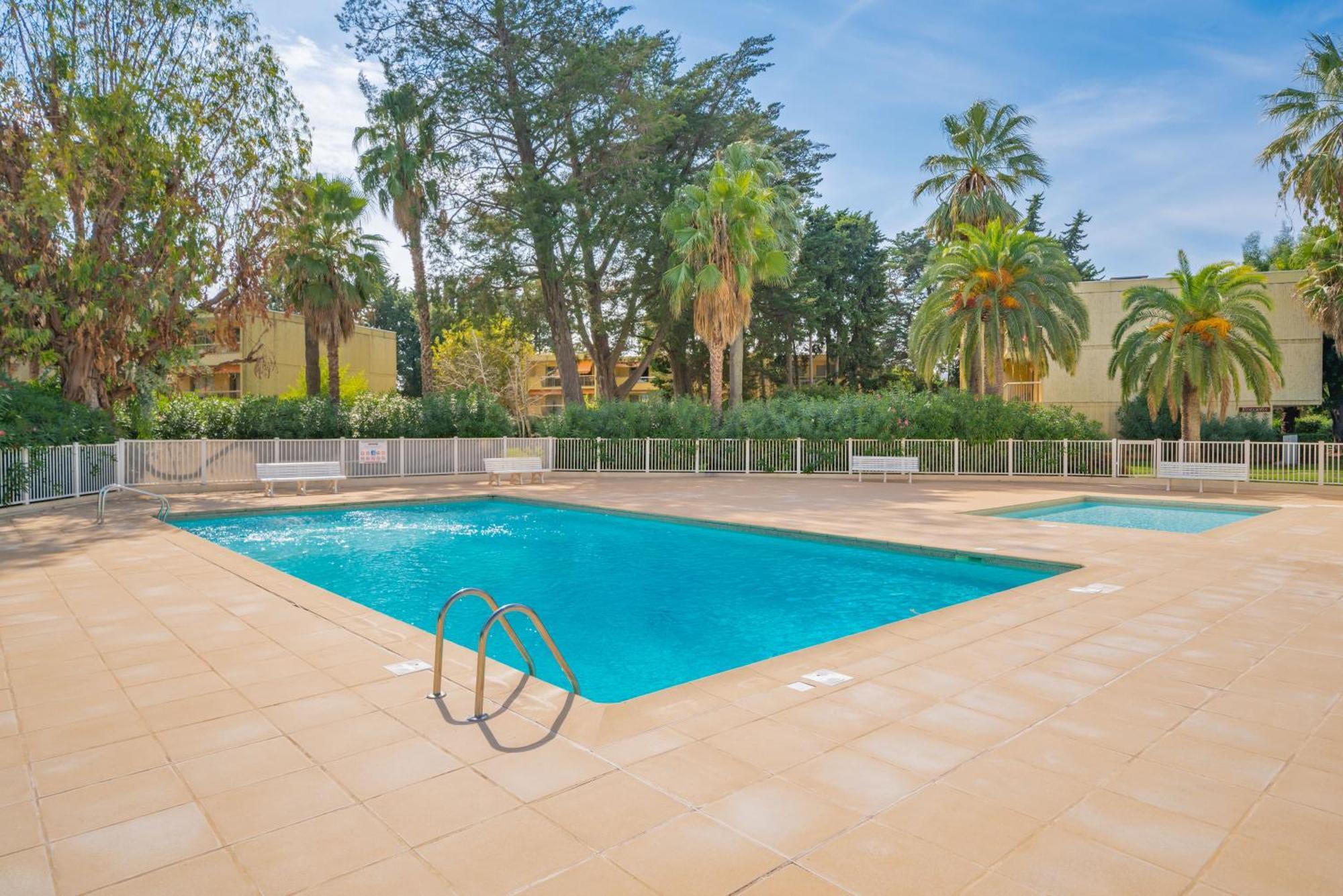 Les 15 Pins & La Mer -Your Green Getaway Near Sea & Beach Antibes Exteriör bild