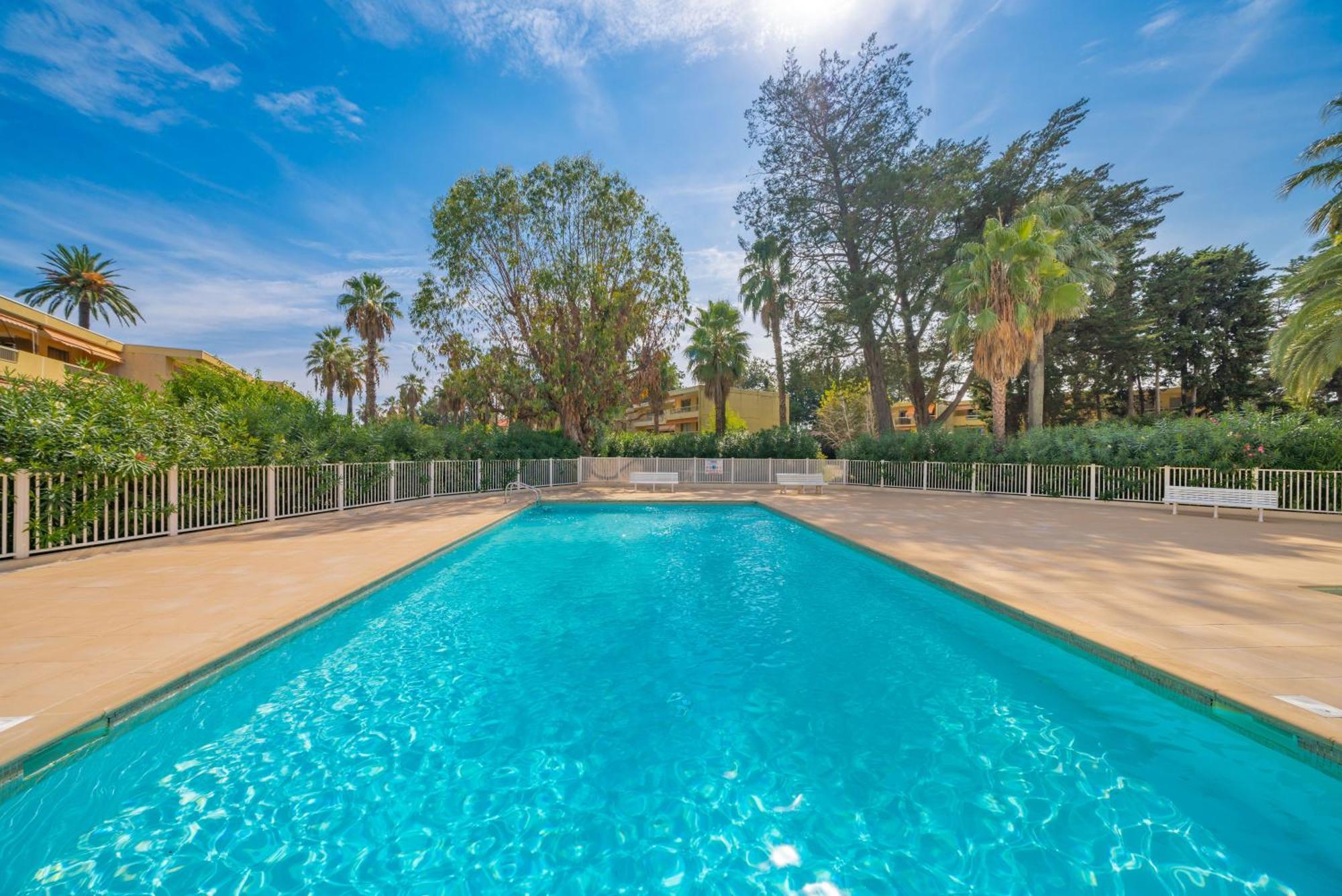 Les 15 Pins & La Mer -Your Green Getaway Near Sea & Beach Antibes Exteriör bild