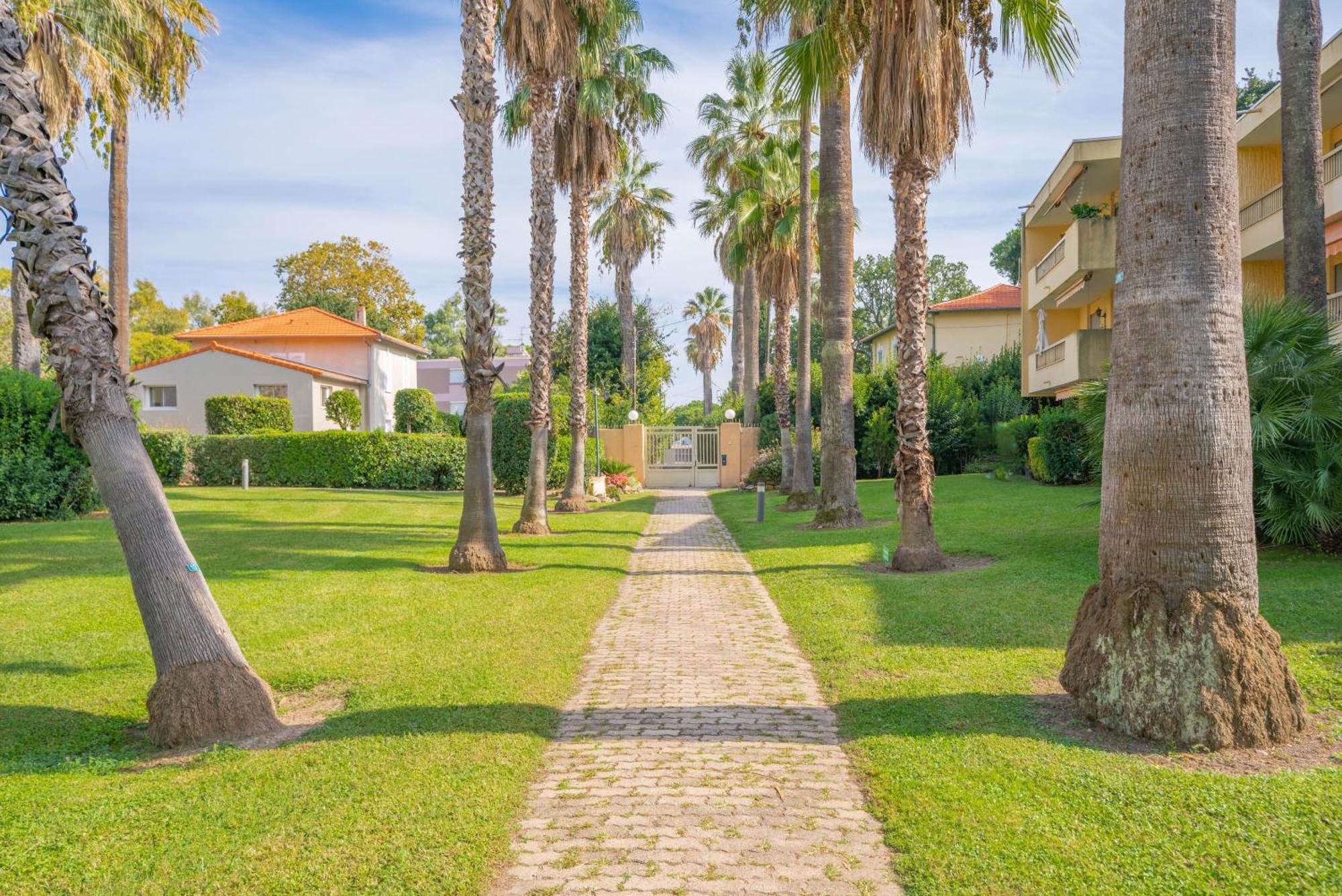Les 15 Pins & La Mer -Your Green Getaway Near Sea & Beach Antibes Exteriör bild